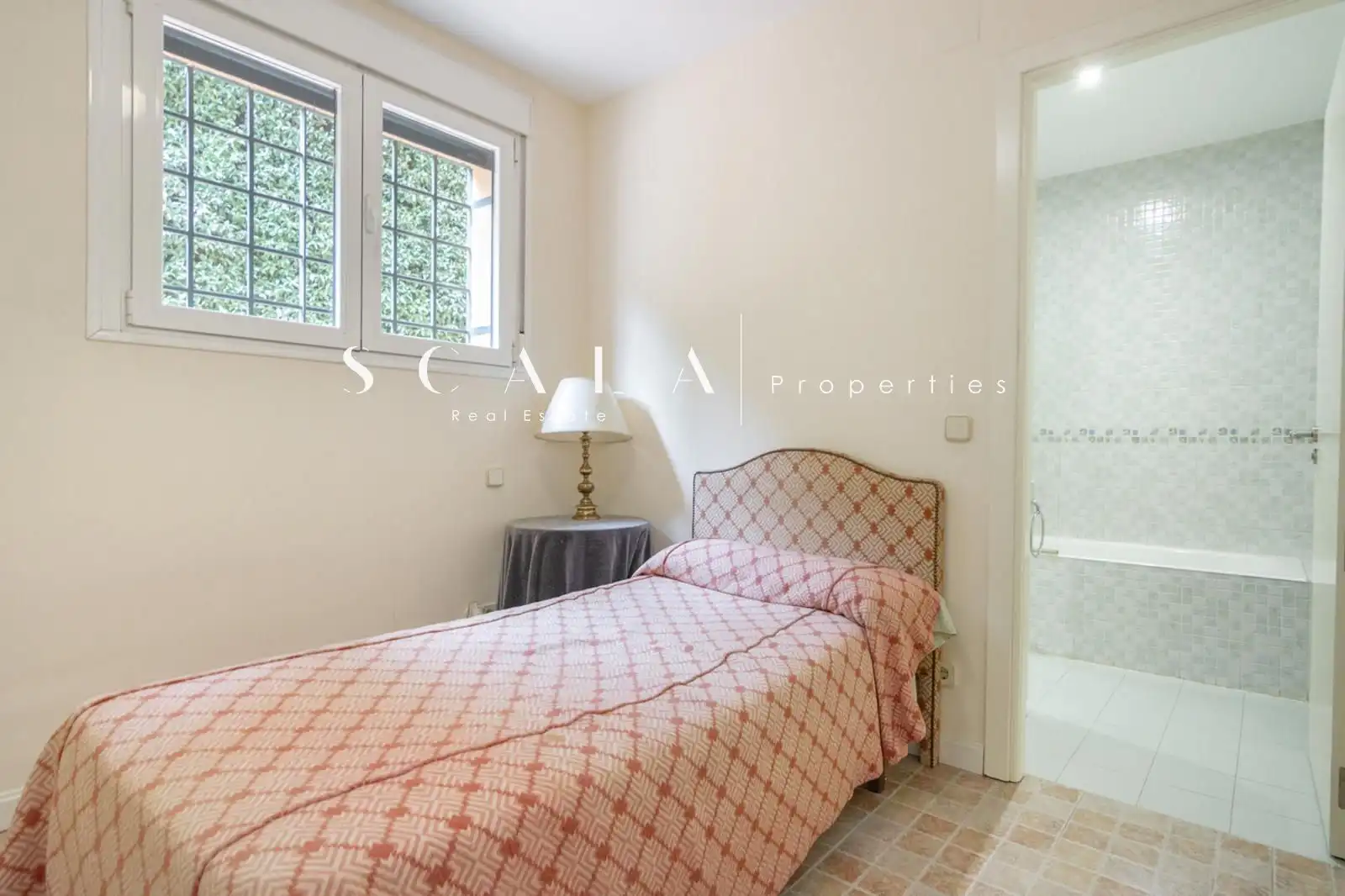 Houses for rent in SAXIFRAGA, Castilla