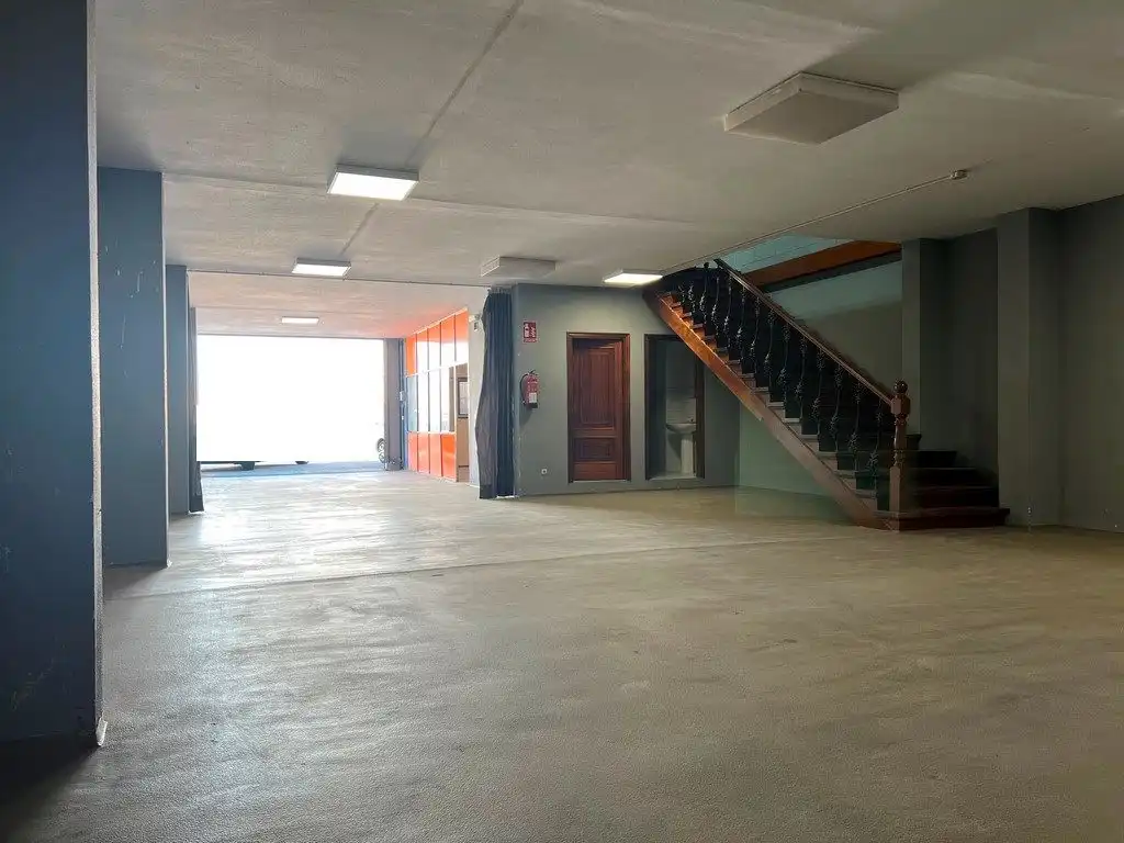 Nave industrial en venta en Santiago de Compostela 