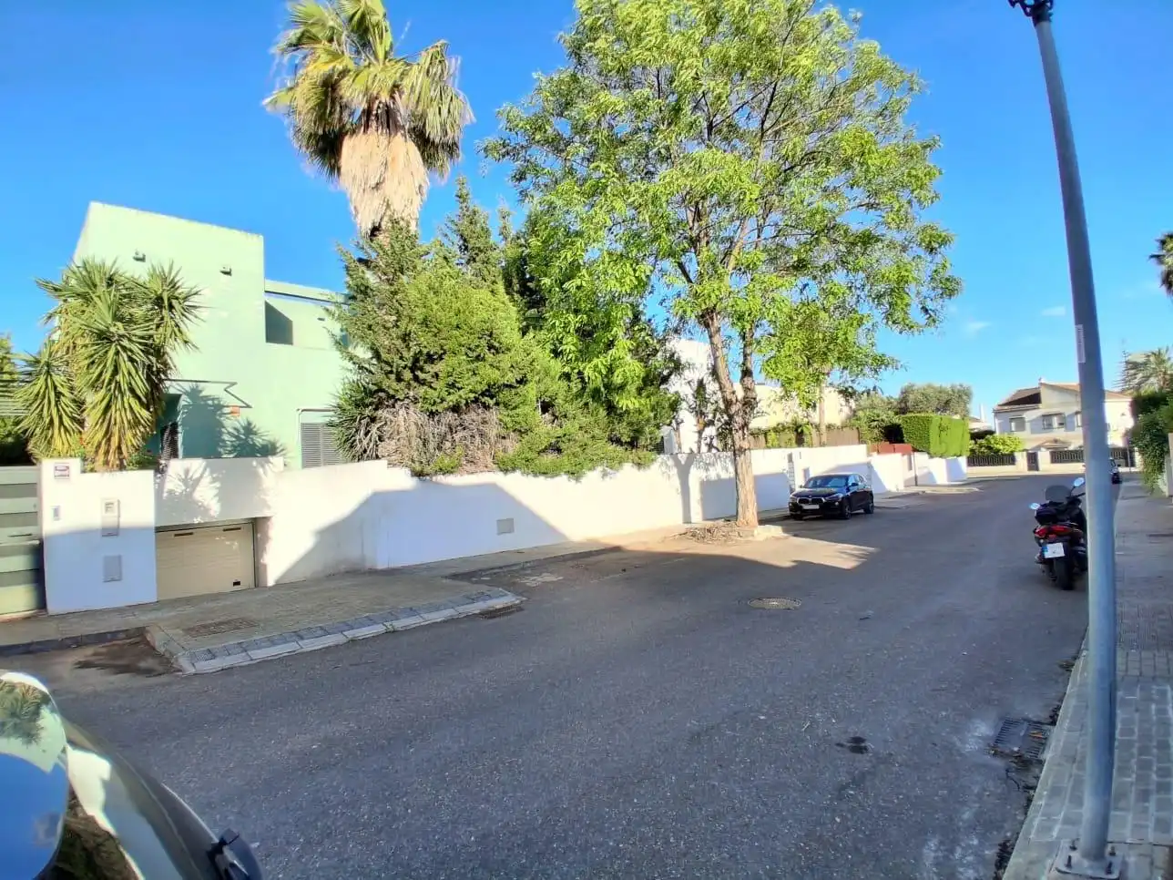 Vista exterior de Casa o chalet en venta en Espartinas con Jardín privado, Balcón y Piscina comunitaria