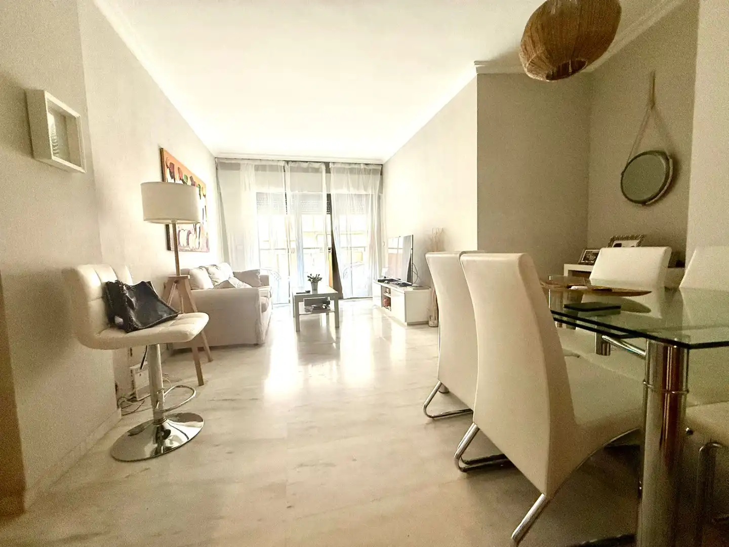 Living room of Flat for sale in Sevilla  with Furnished