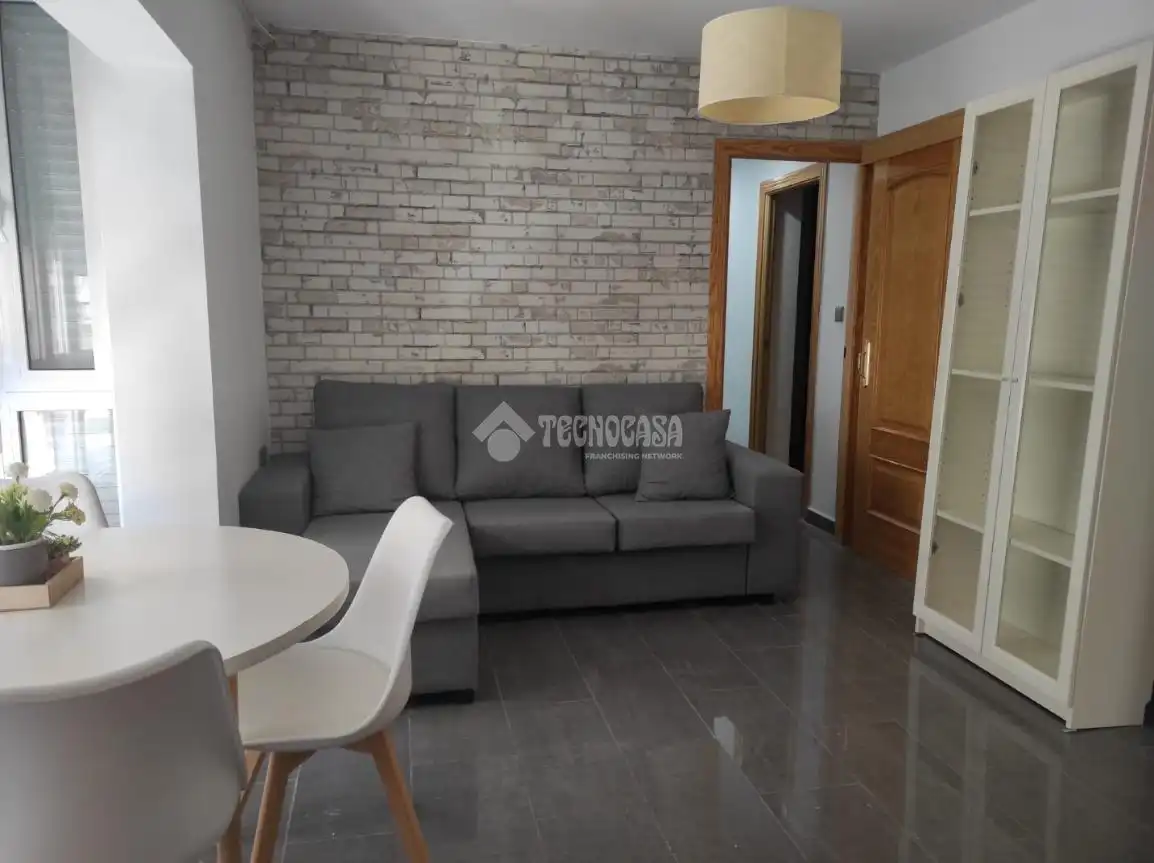 Sala de estar de Piso en venta en Jaén con Balcón