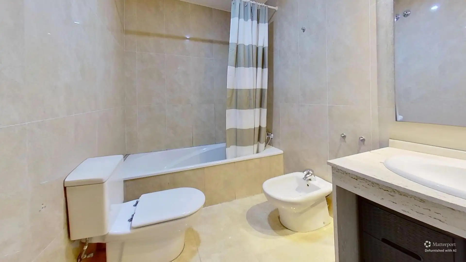 Badezimmer von Wohnung zum Verkauf in Valencia mit Klimaanlage, Privatgarten und Terrasse