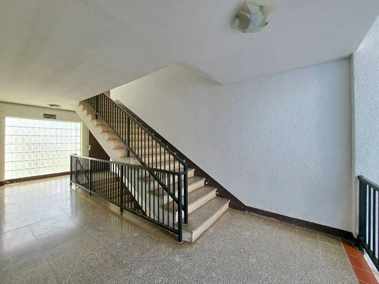 Piso de alquiler en Vilanova i la Geltrú con Calefacción, Terraza y Amueblado
