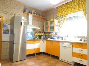 Cuina de Casa o xalet en venda en Dos Hermanas amb Aire condicionat, Jardí privat i Terrassa