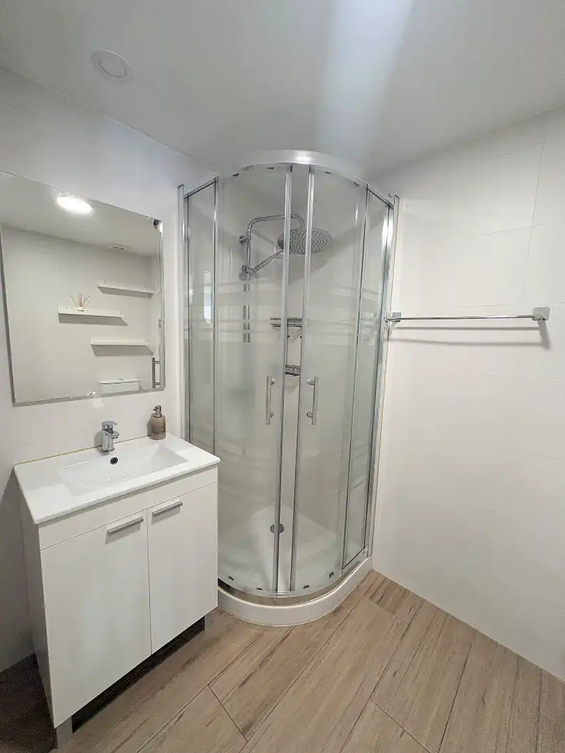 Baño de Oficina de alquiler en Collado Villalba con Aire acondicionado