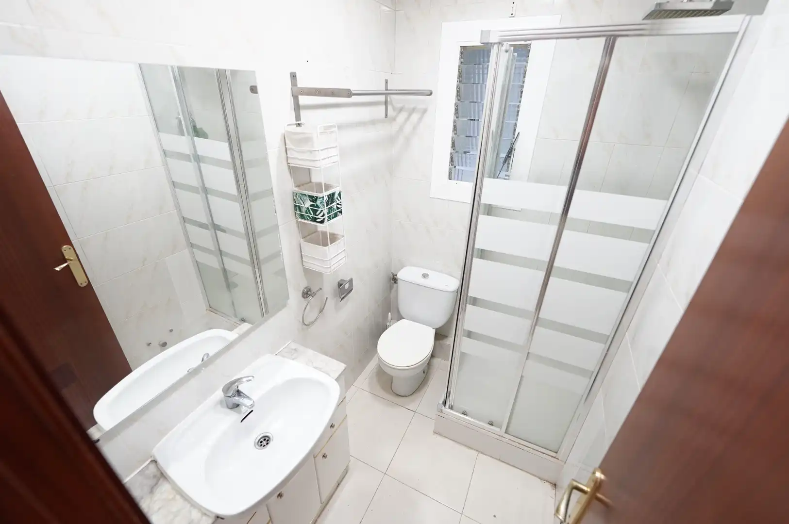 Baño de Piso en venta en Barcelona con Calefacción, Amueblado y Microondas