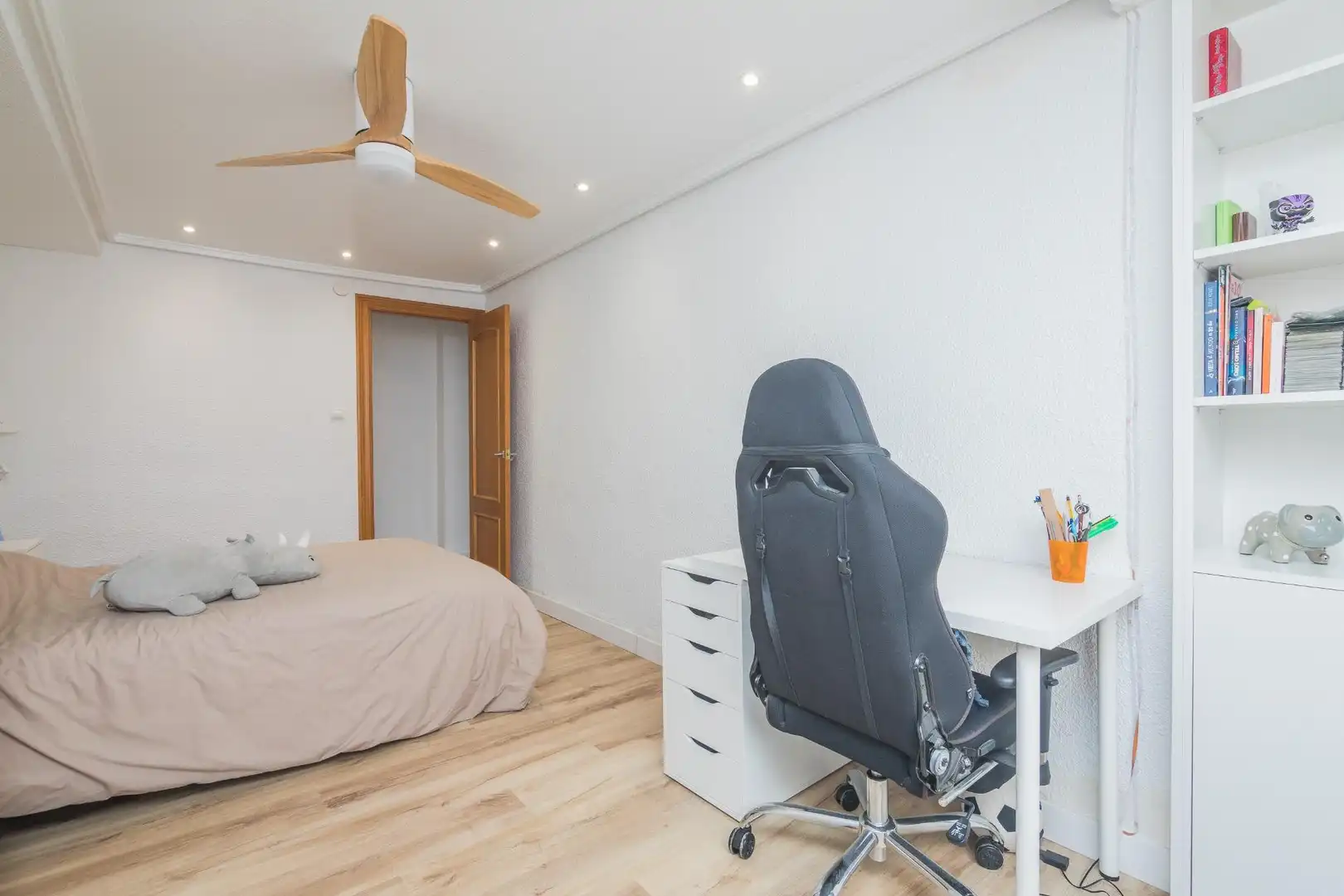 Habitación de Piso en venta en Elche / Elx con Aire acondicionado y Balcón