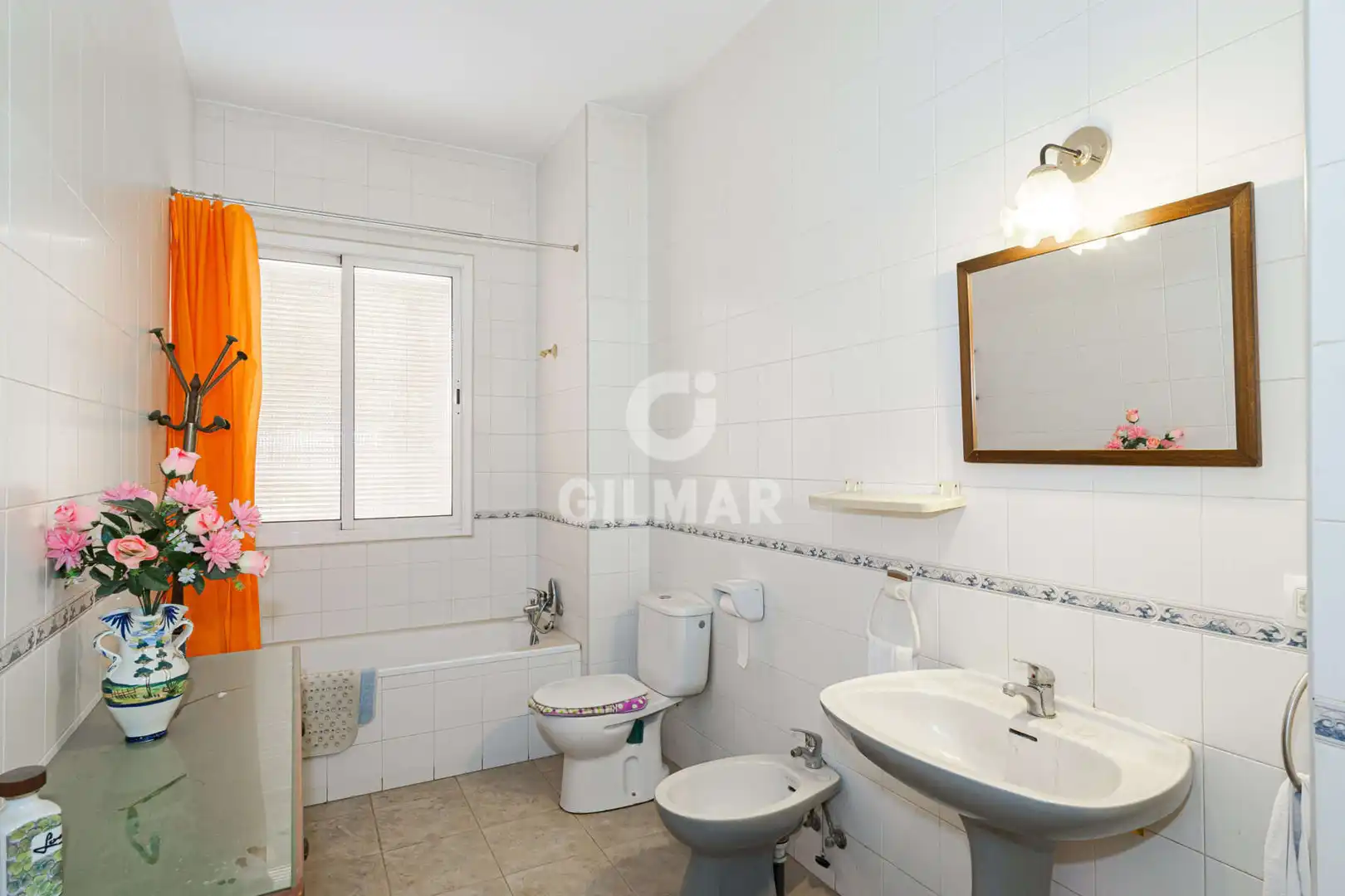 Bathroom of Flat for sale in Sevilla  with Heating and Storage room