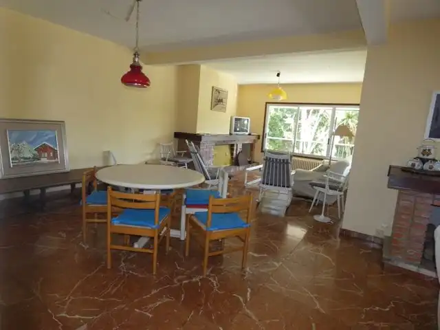 Menjador de Casa o xalet en venda en Culleredo amb Jardí privat, Parquet i Terrassa