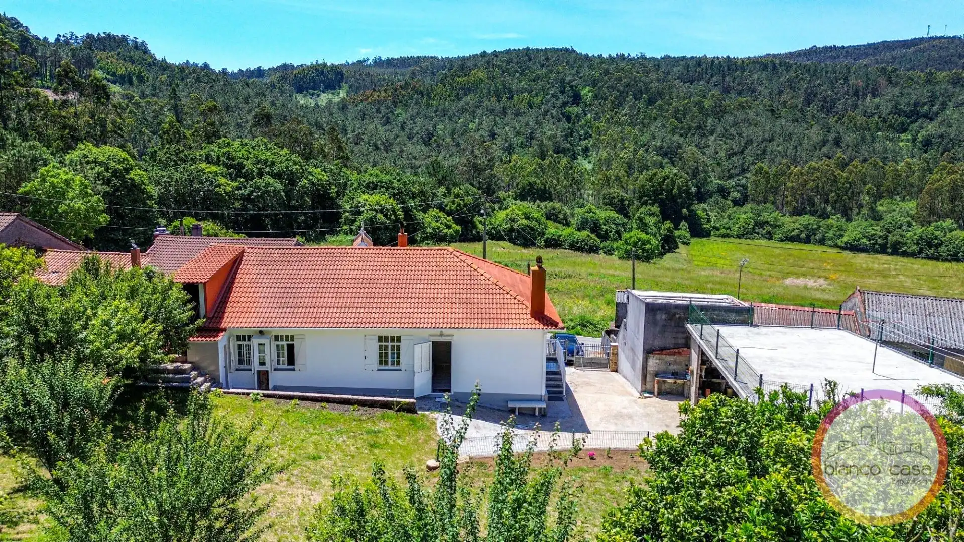 Außenansicht von Haus oder Chalet zum Verkauf in Cabana de Bergantiños mit Abstellraum und Möbliert