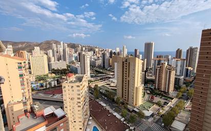 Vista exterior de Apartament en venda en Benidorm amb Aire condicionat i Terrassa