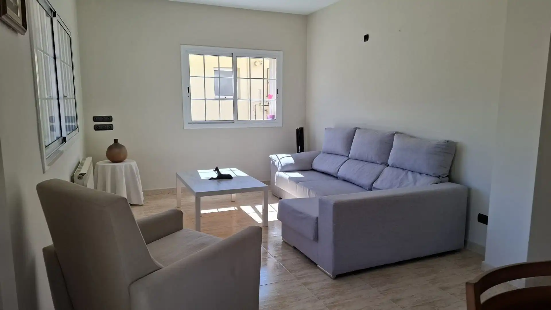 Sala d'estar de Casa o xalet en venda en Cervelló amb Calefacció, Terrassa i Piscina