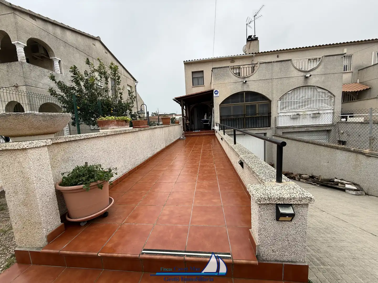Vista exterior de Casa adosada en venta en Cambrils con Aire acondicionado, Calefacción y Jardín privado