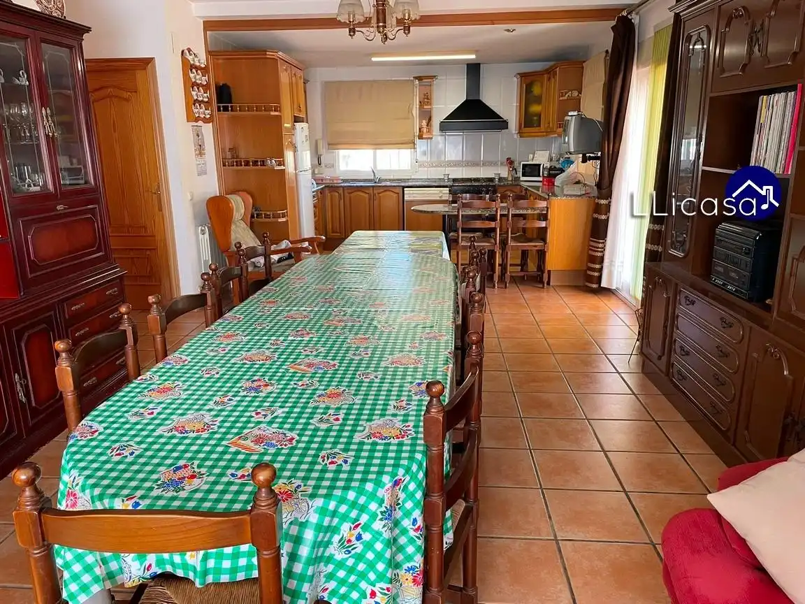 Cocina de Casa o chalet en venta en La Pobla de Vallbona con Calefacción, Jardín privado y Terraza