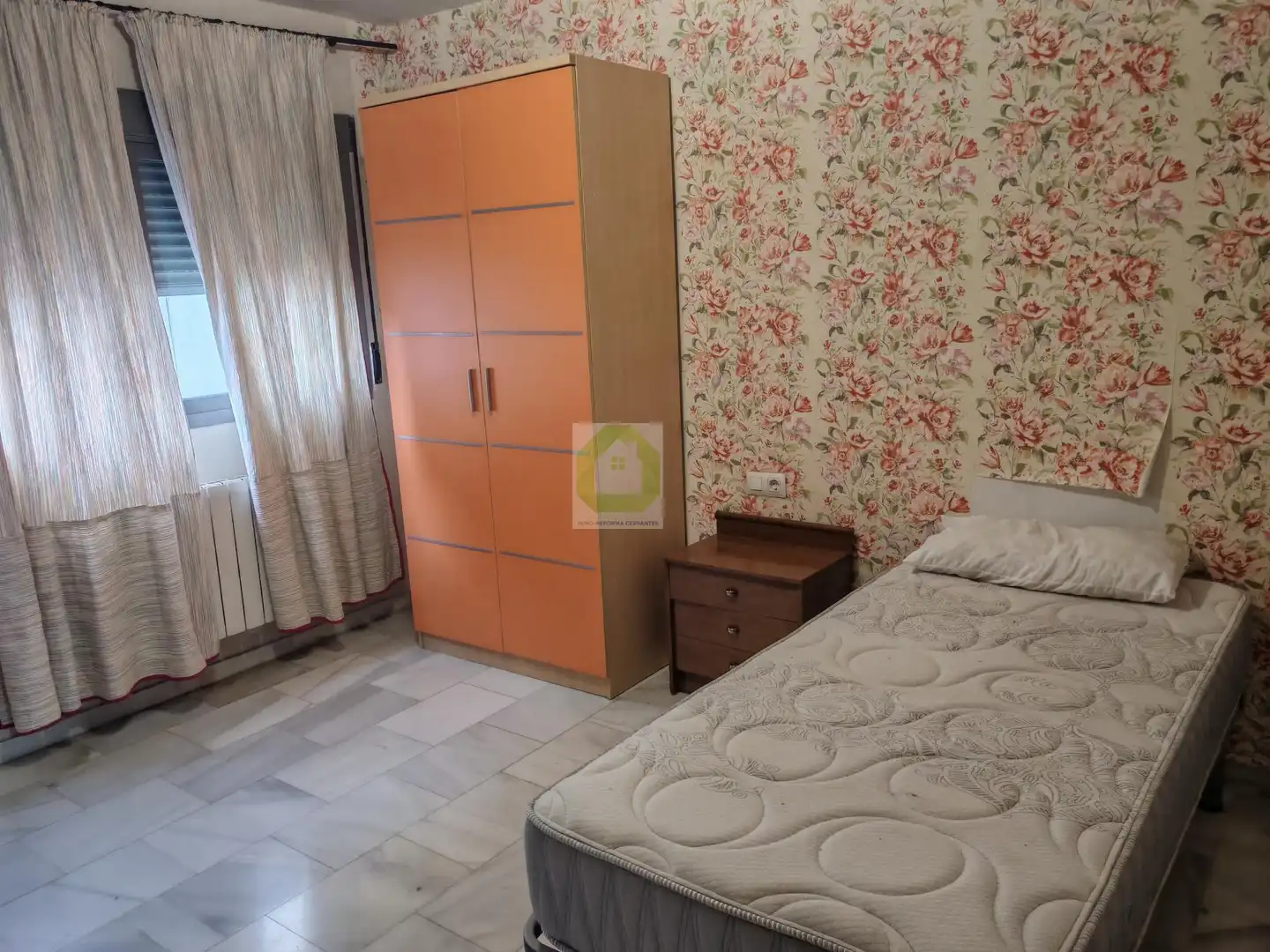 Bedroom of Flat for share in Armilla  with Storage room and Furnished