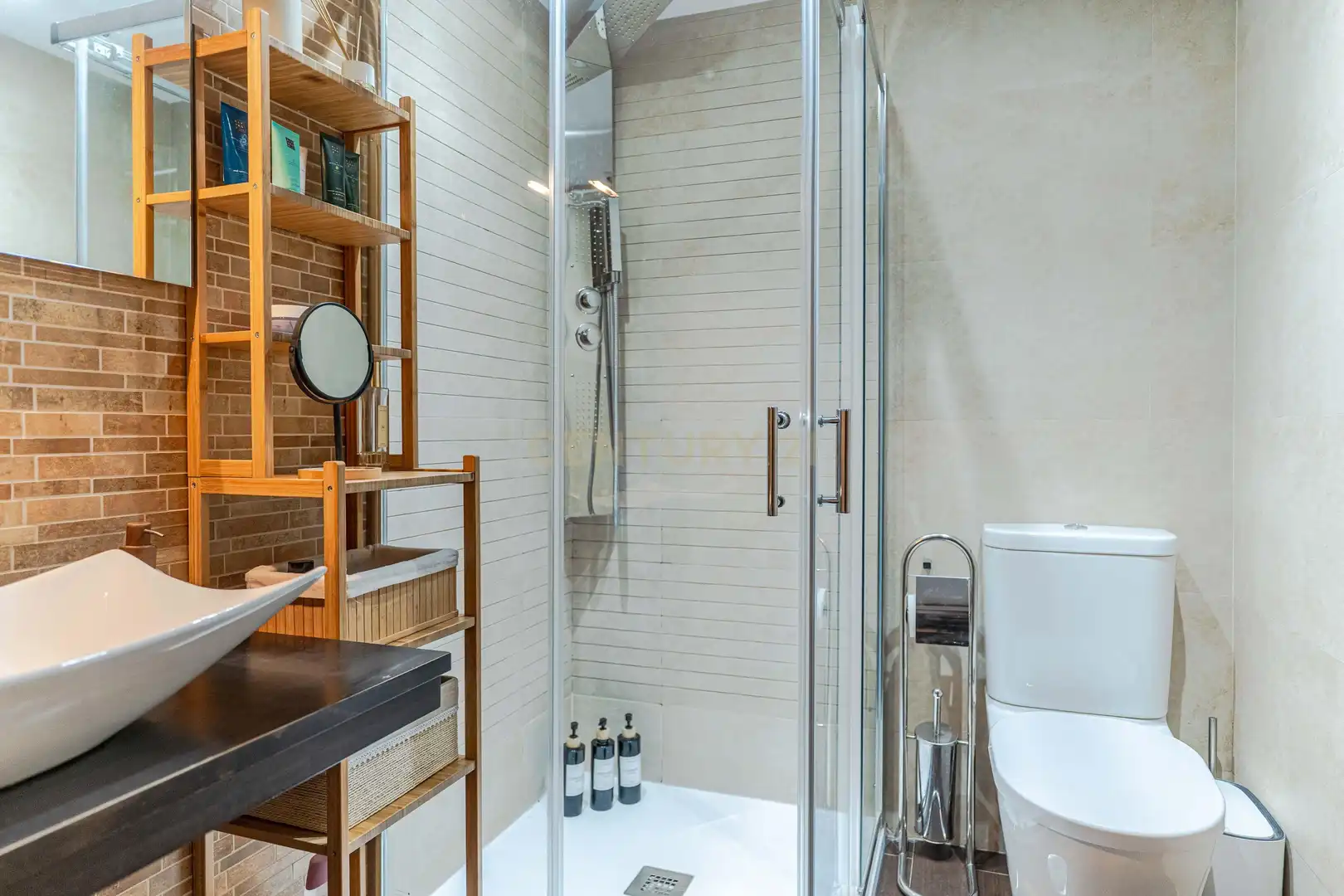 Baño de Apartamento en venta en Albolote con Aire acondicionado, Lavadora y Microondas