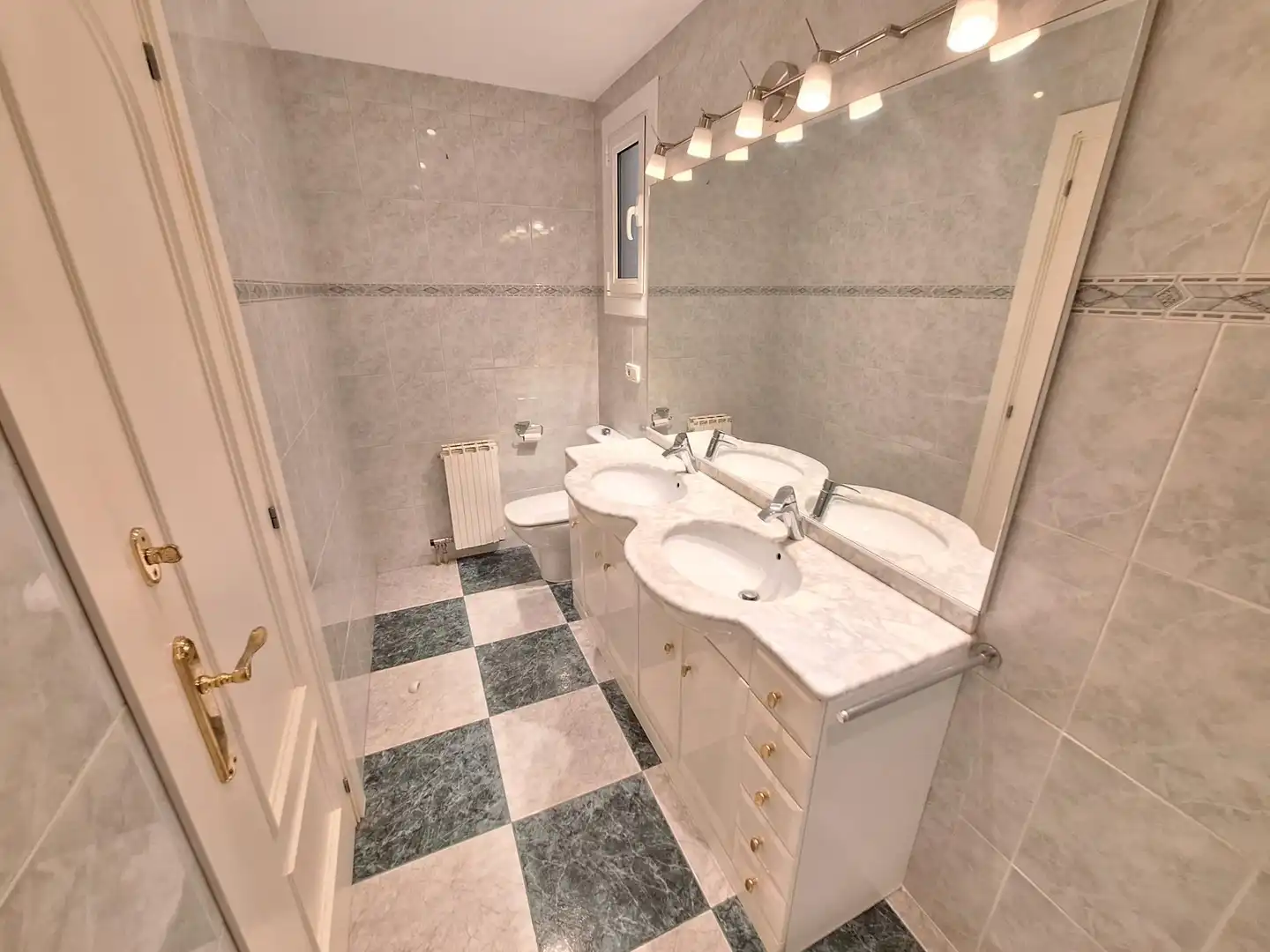 Bathroom of Flat for rent in Igualada  with Heating, Furnished and Balcony