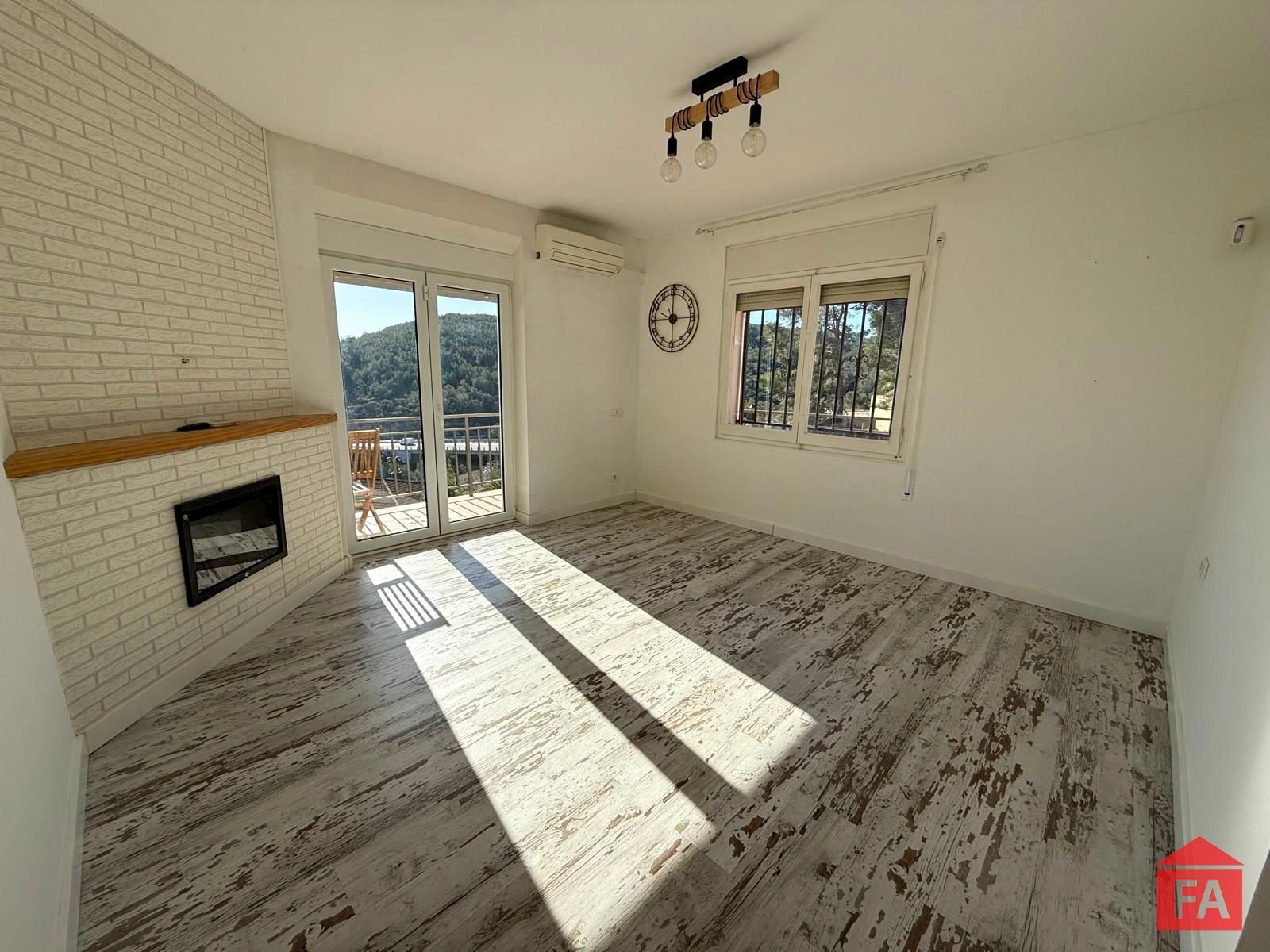 Sala d'estar de Casa o xalet en venda en Rodonyà amb Calefacció, Traster i Piscina