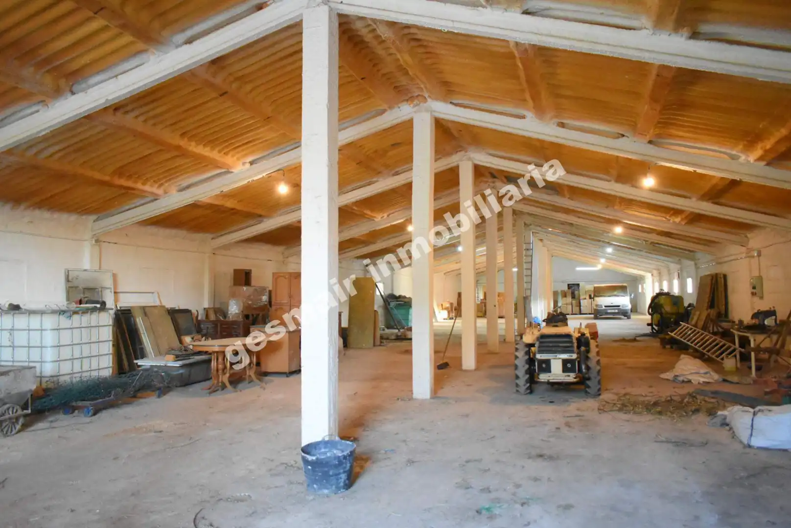 Nave industrial de alquiler en Moeche