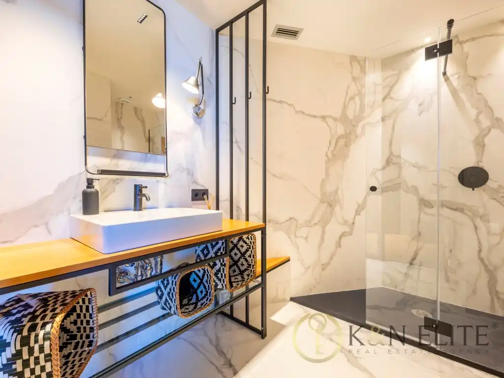 Bathroom of Flat for sale in Benidorm  with Air Conditioner, Heating and Private garden