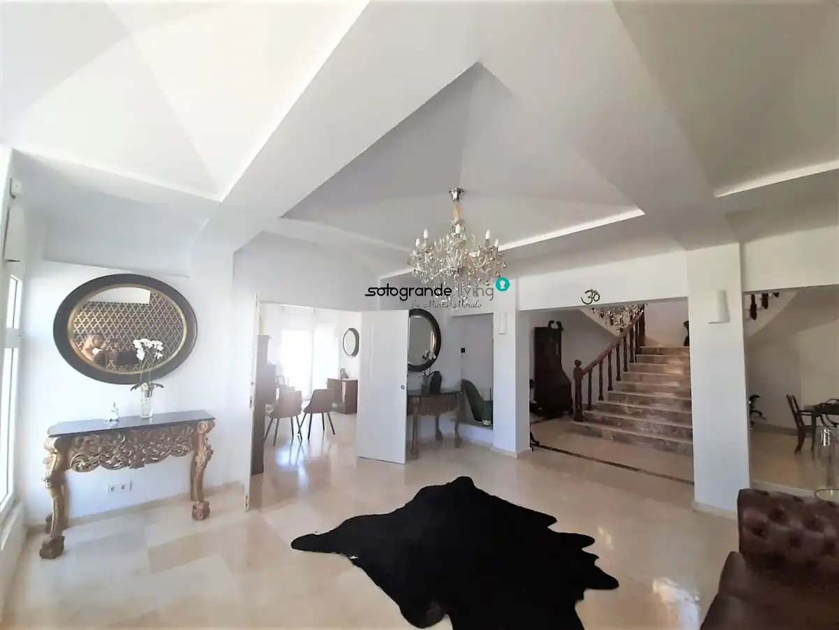 Houses for sale in La Línea de la Concepción  with Air Conditioner, Private garden and Terrace