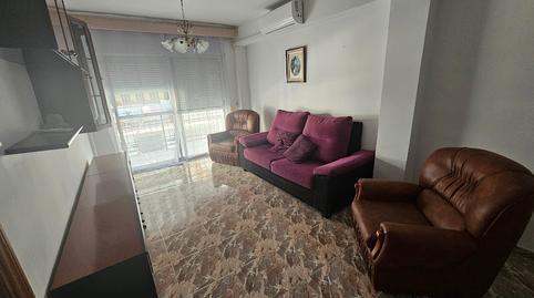 Foto 2 de Piso de alquiler en Coín, Málaga