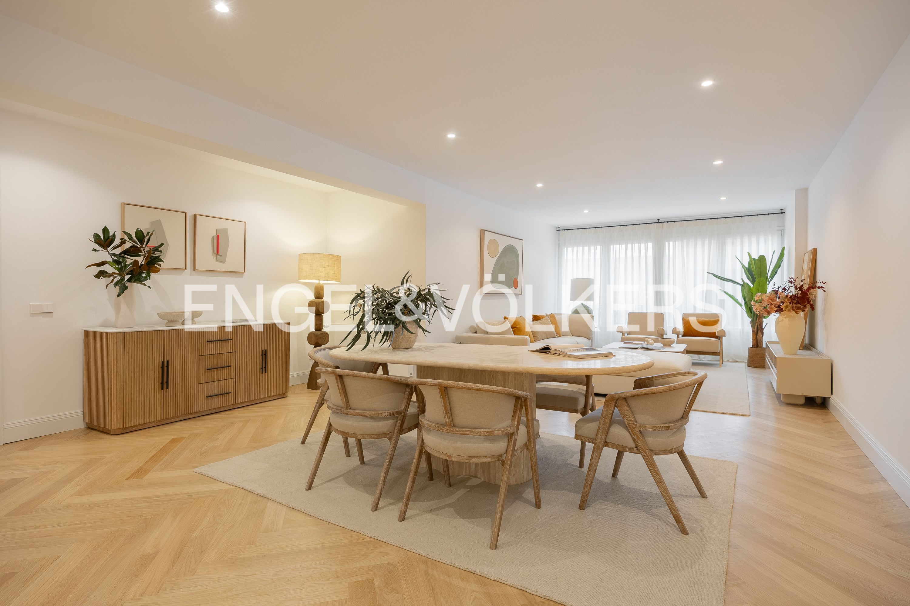 Dining room of Flat for sale in  Madrid Capital  with Air Conditioner, Heating and Storage room