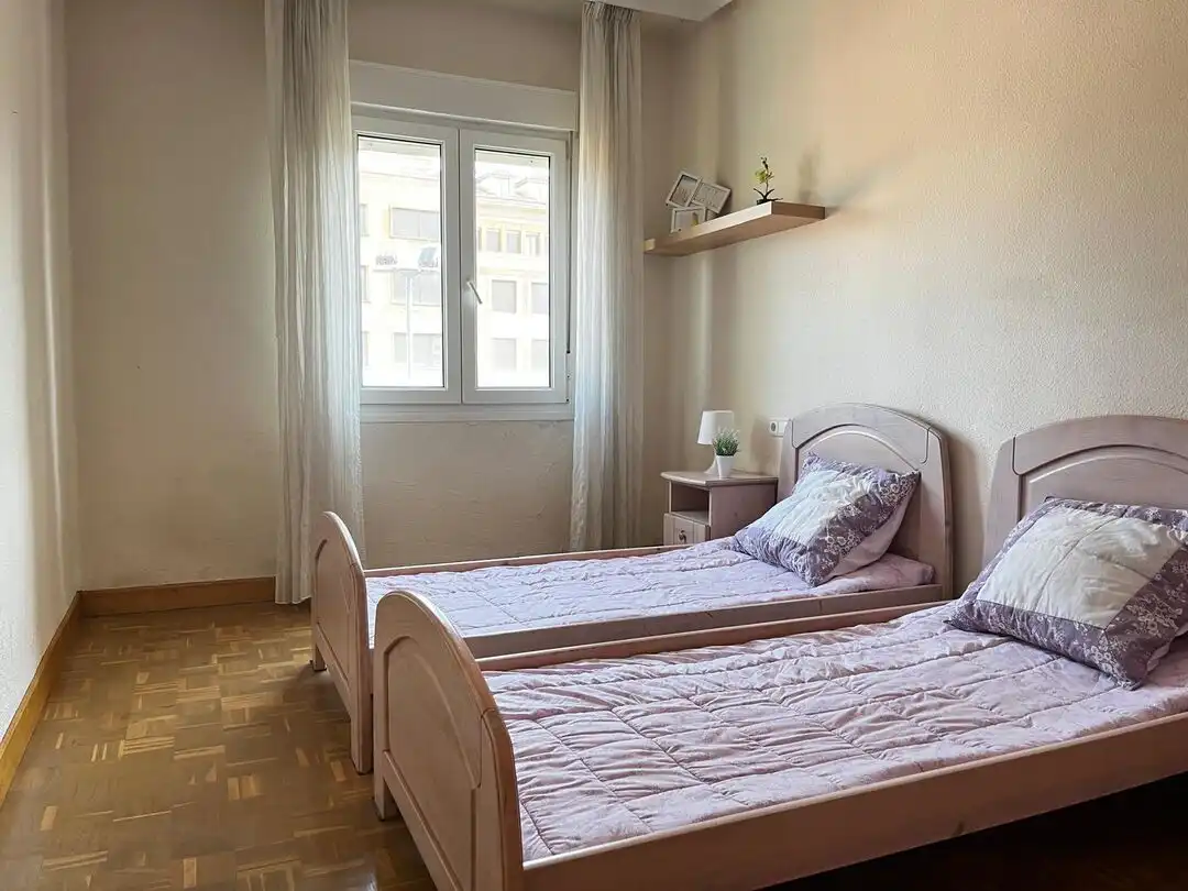 Habitación de Piso en venta en  Pamplona / Iruña con Calefacción
