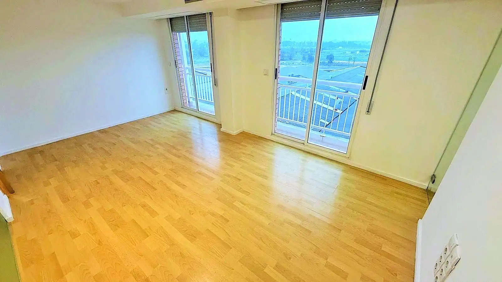 Appartamento con terrazza in affitto a Calle Maximiliano Thous, imagen 13
