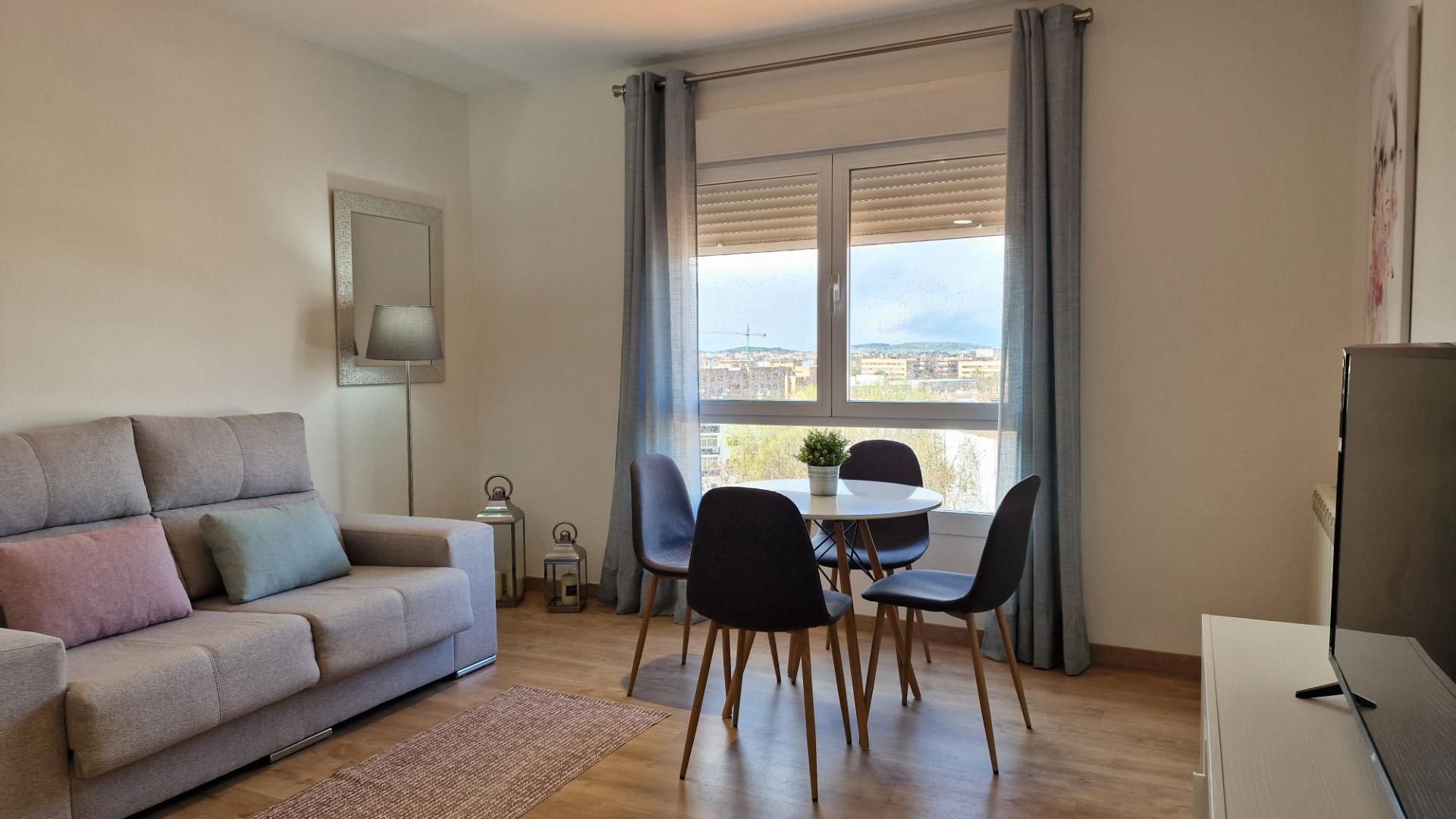 Sala de estar de Piso de alquiler en Ciudad Real Capital con Calefacción, Parquet y Trastero
