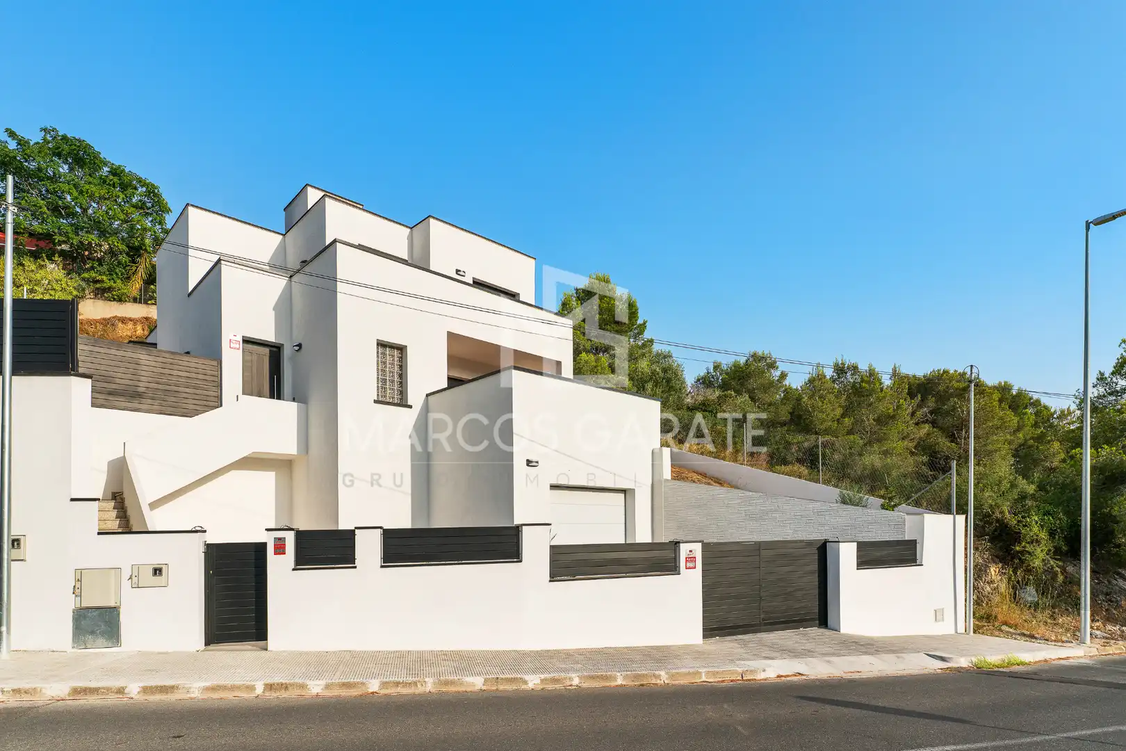 Casa con terraza en venta en Avinguda Marca Hispànica, imagen 4
