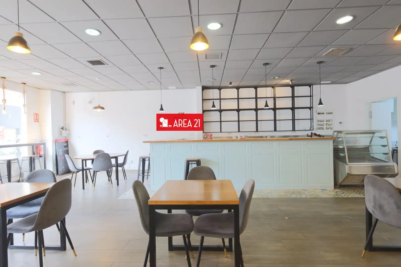 Local comercial de lloguer a Núcleo Urbano, imagen 4