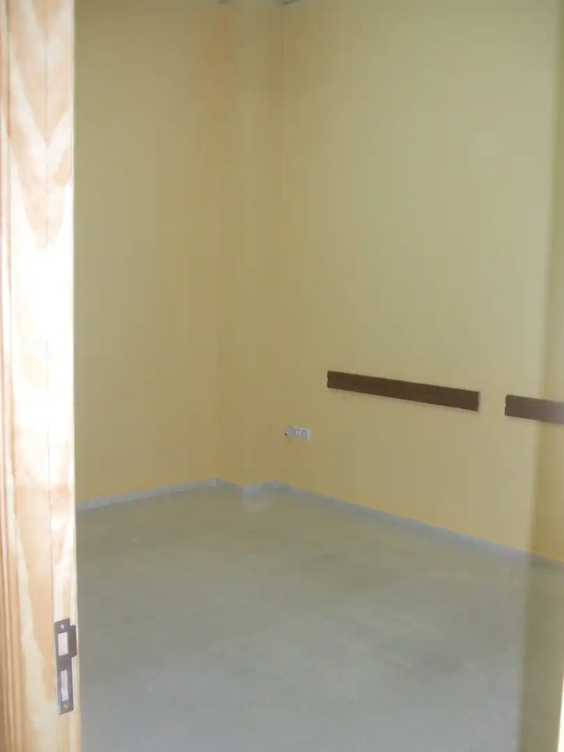 Local comercial en venda a Linarejos, imagen 4