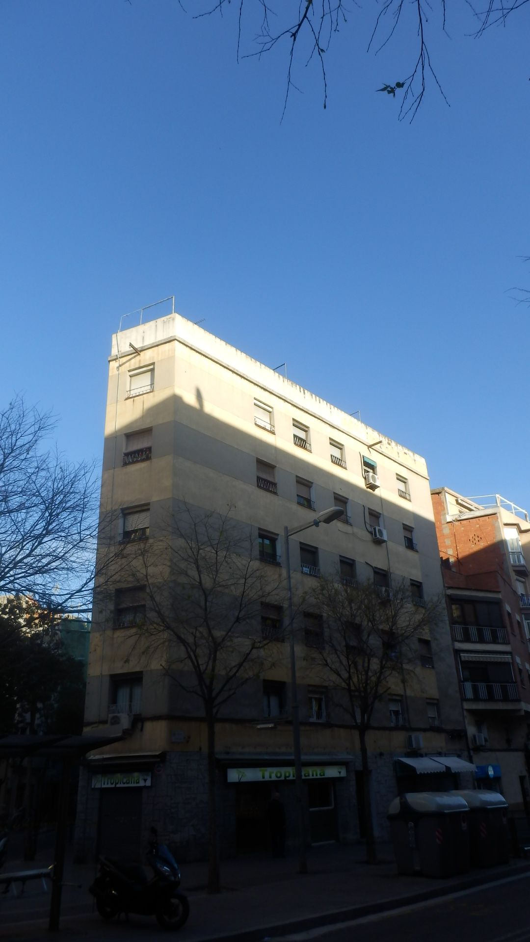 Exterior view of Flat for sale in Santa Coloma de Gramenet