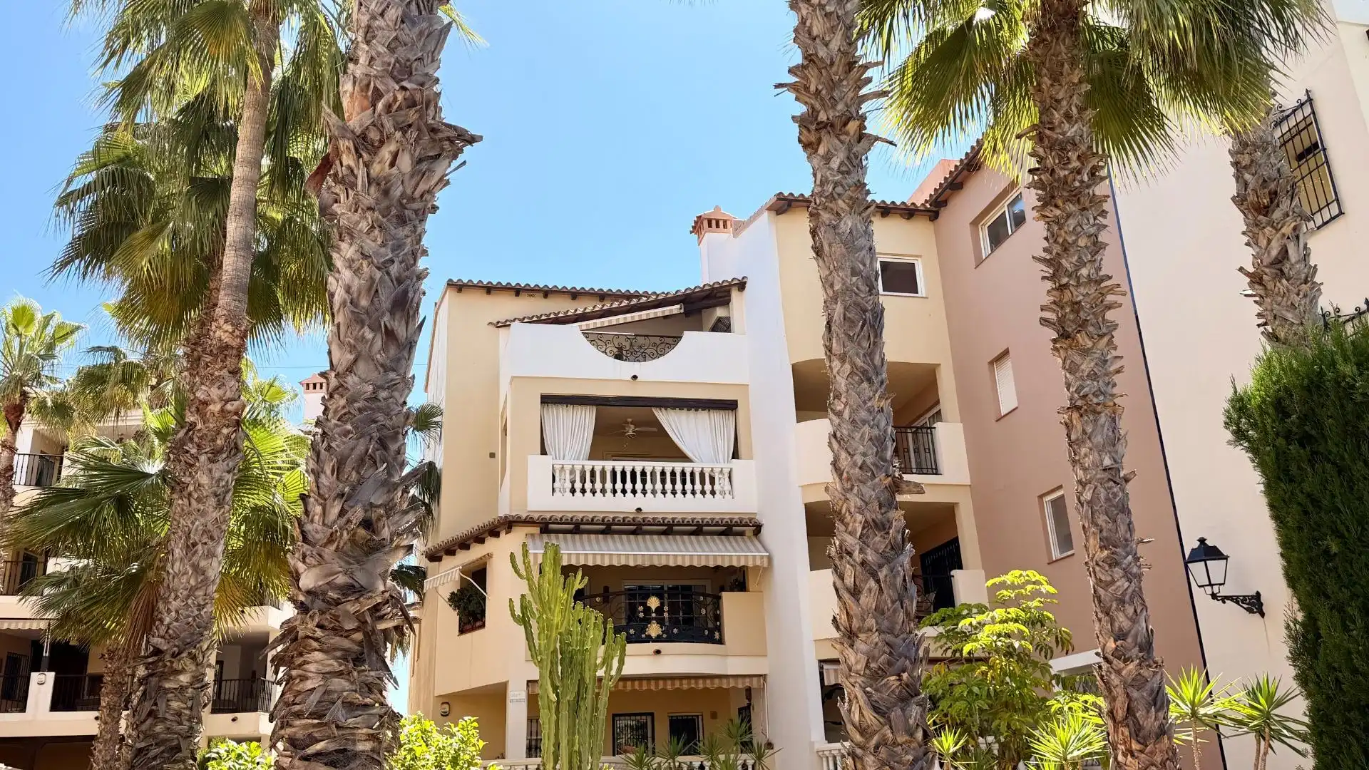 Vista exterior de Apartamento en venta en Torrevieja con Aire acondicionado, Terraza y Amueblado