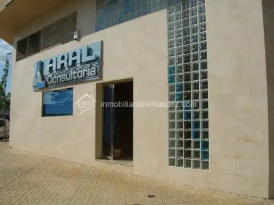 Locale commerciale in affitto a Ruta de la Plata