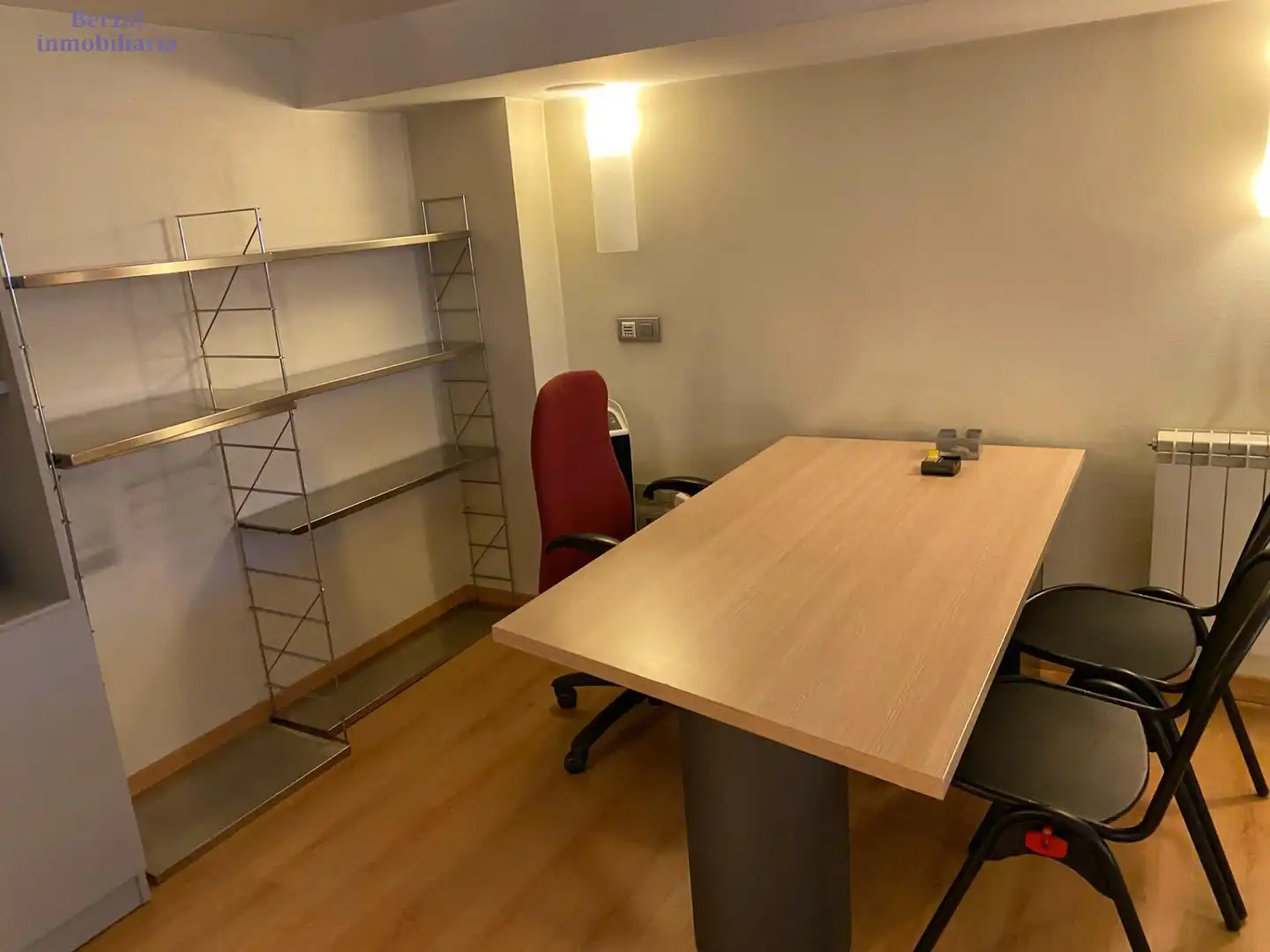 Büro zur Miete in  Logroño mit Heizung und Möbliert