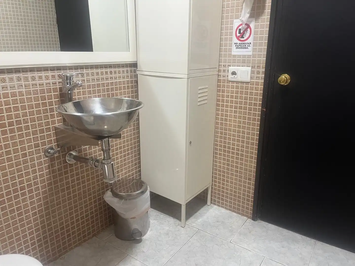 Local en venta en Calle de Lorenzo Ferreira, Santa Rosa - Valdeolleros