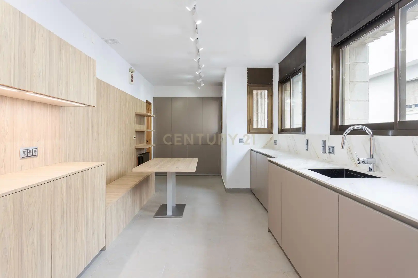Casa o chalet de alquiler en Carrer d'Àngel Guimerà, Sant Cugat del Vallès, Bar, -1, L'Eixample