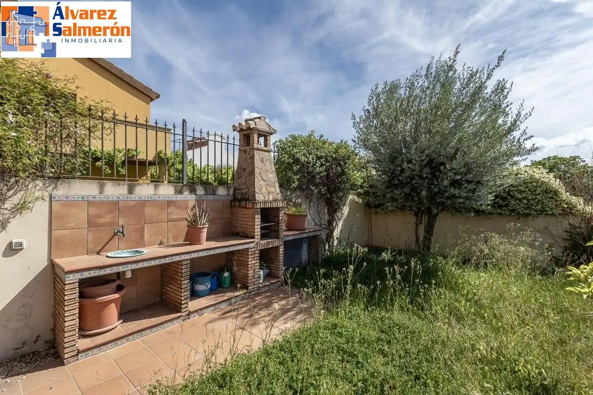 Casa con jardín en venta en Calle MARIANA PINEDA, imagen 3