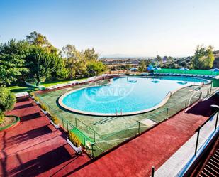 Swimming pool of Building for sale in Oropesa