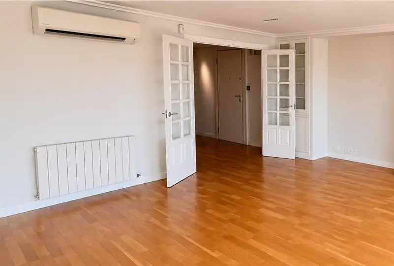 Piso de alquiler en Benidorm con Aire acondicionado, Calefacción y Jardín privado