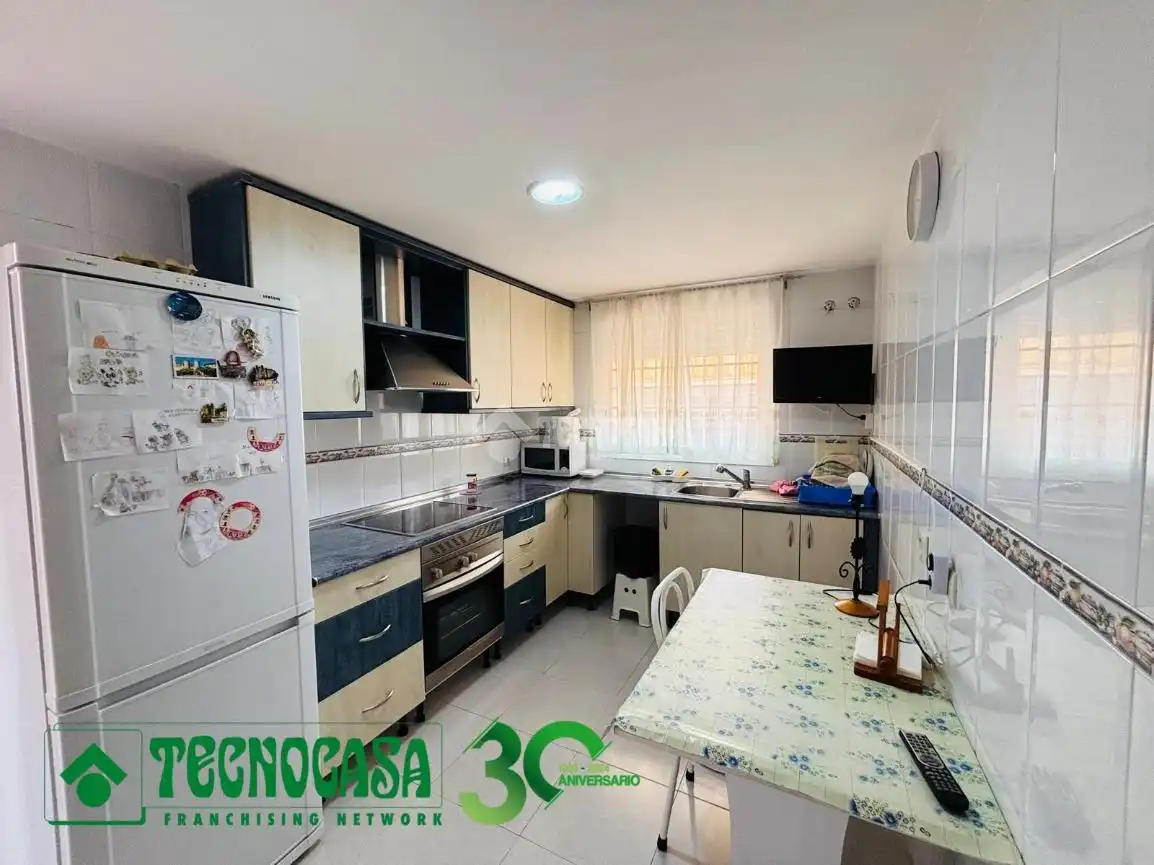 Casa aparellada amb terrassa en venda a Magán, imagen 13