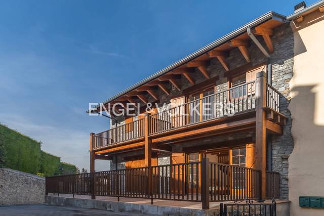 Casa adosada en Venta en Carrer Arrabal, 15 en Alp poble