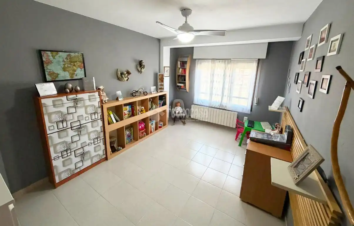 Detached homes for sale in Zaragoza  with Heating and Community pool