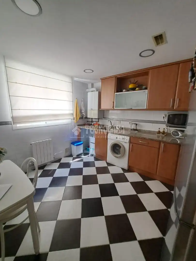 Cocina de Casa adosada en venta en María de Huerva con Aire acondicionado, Calefacción y Jardín privado