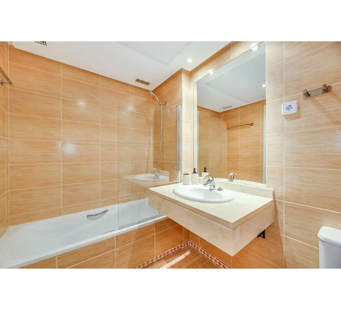 Piso con ascensor en venta en Nueva Andalucía, imagen 15