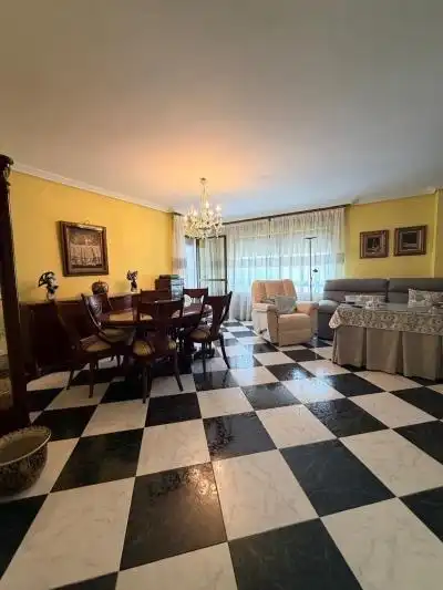 Sala de estar de Piso en venta en Badajoz con Calefacción, Terraza y Trastero