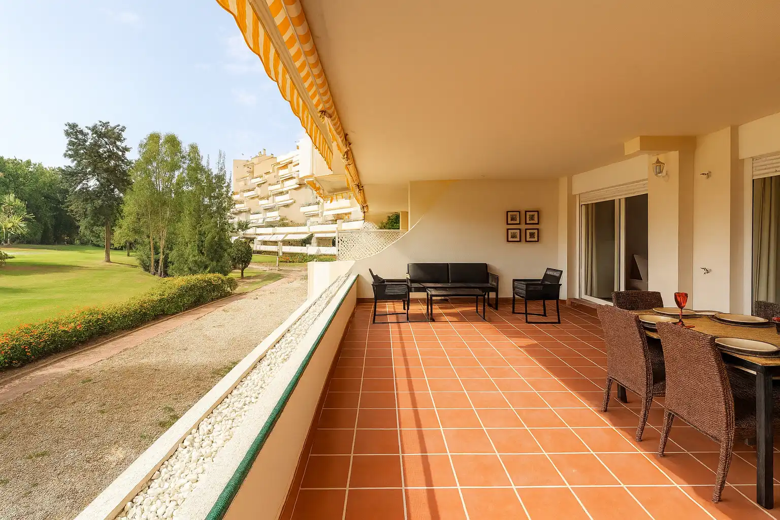 Terrace of Ground floor for rent in Marbella  with Air Conditioner, Storage room and Furnished