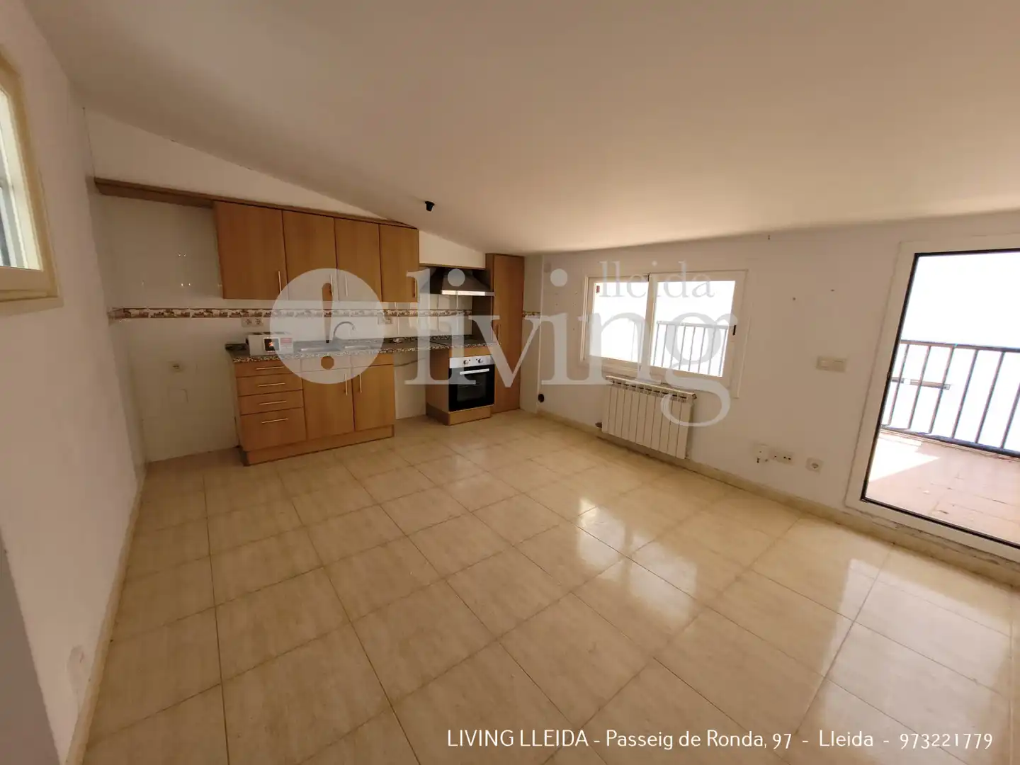 Cuina de Dúplex en venda en Tàrrega amb Calefacció, Terrassa i Forn